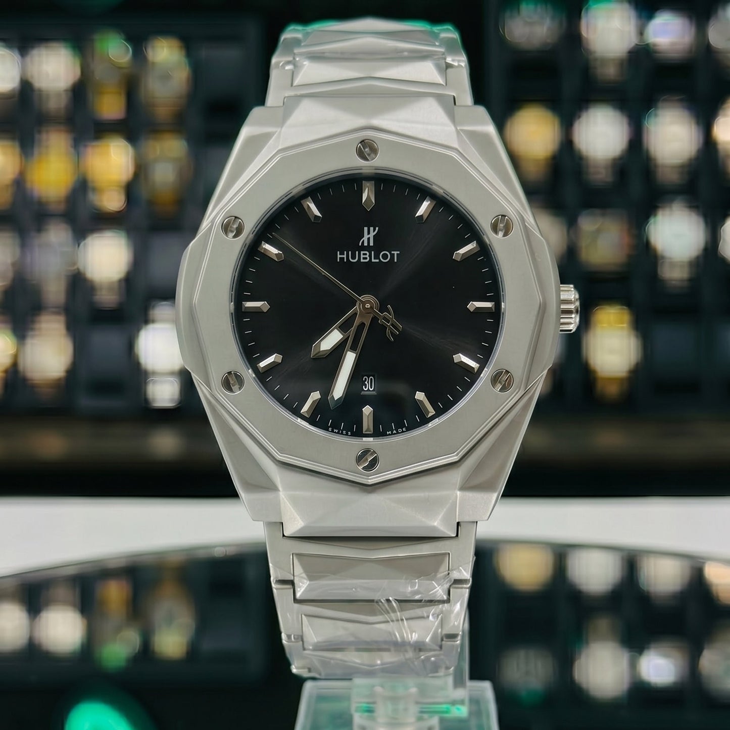Hublot Diamond Cut - Black Dial / Silver Chain