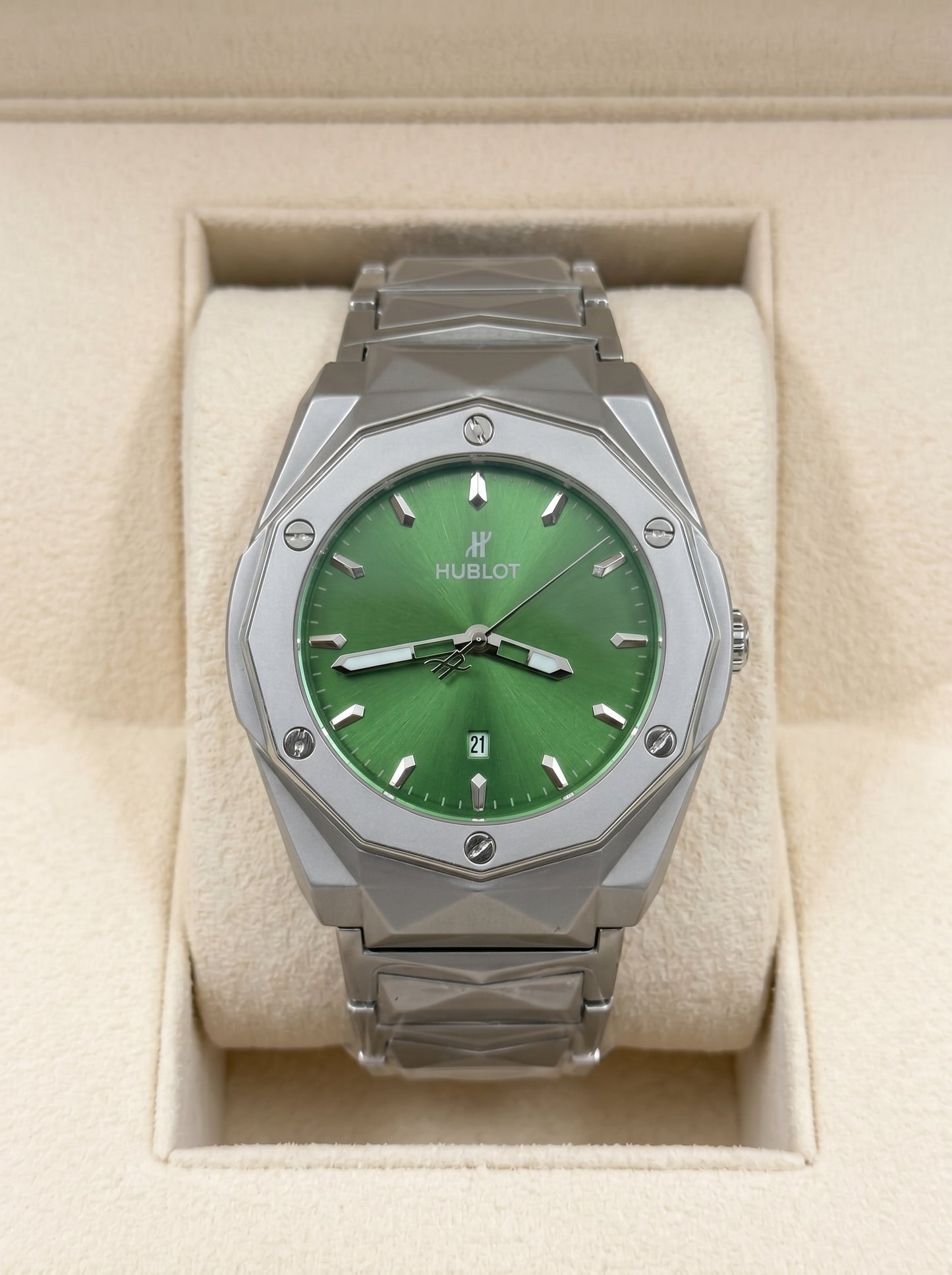 Hublot Diamond Cut– Green Dial / Silver Chain
