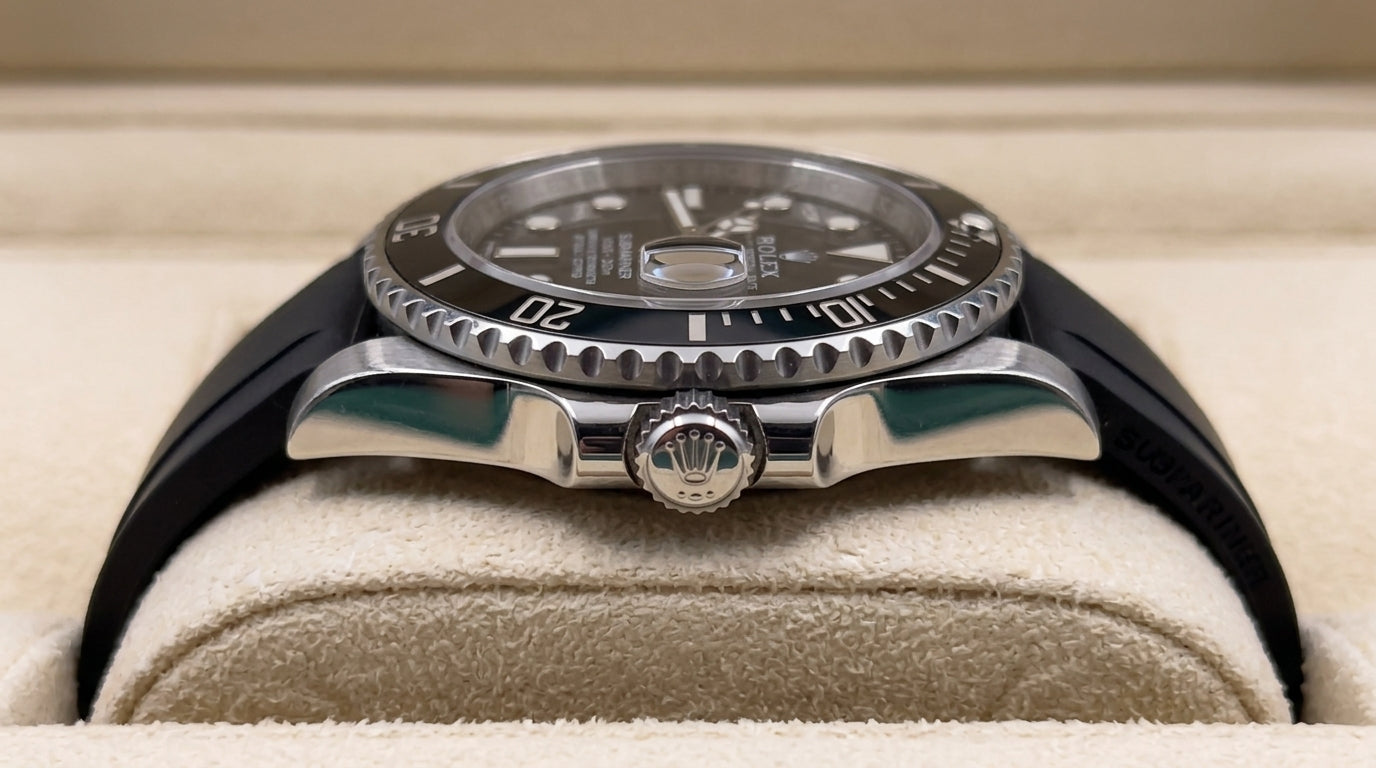 Rollie Submariner – Black Dial Shining - Silver Case & Black Rubber Strap