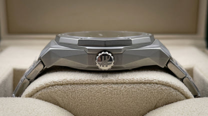 Hublot Diamond Cut Chronograph – White Dial / Silver Chain