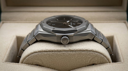 Hublot Diamond Cut - Black Dial / Silver Chain