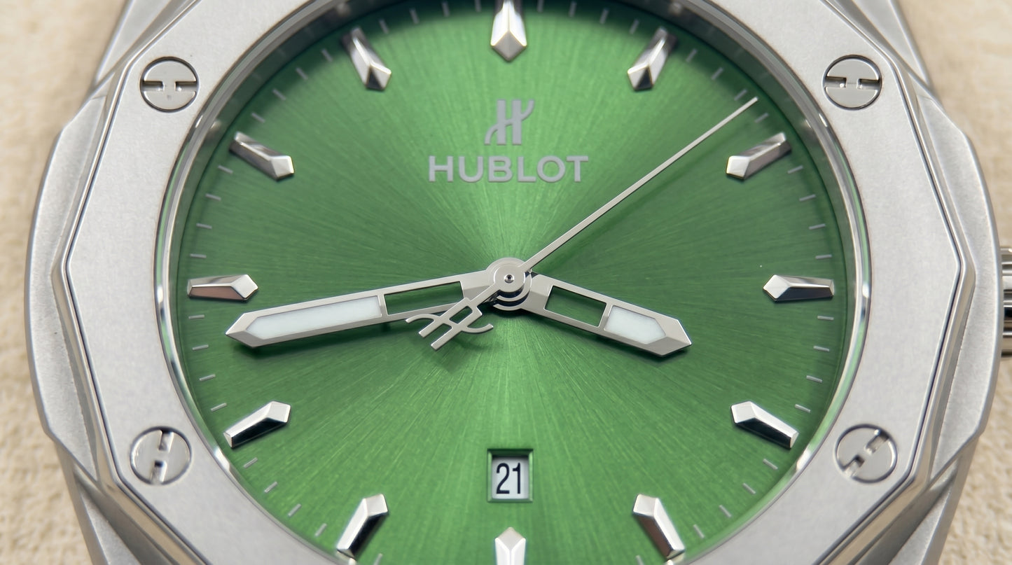 Hublot Diamond Cut– Green Dial / Silver Chain
